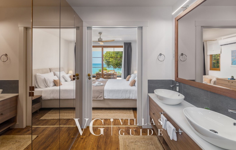 Villa Porto Bus Beachside