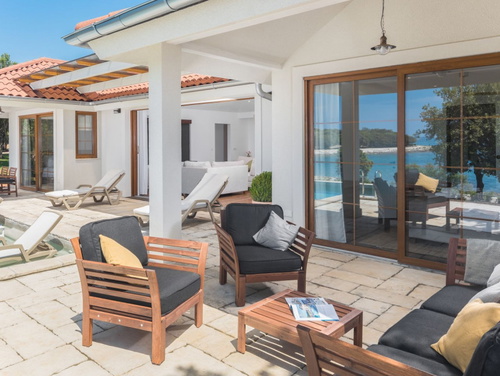 Villa Porto Bus Beachside