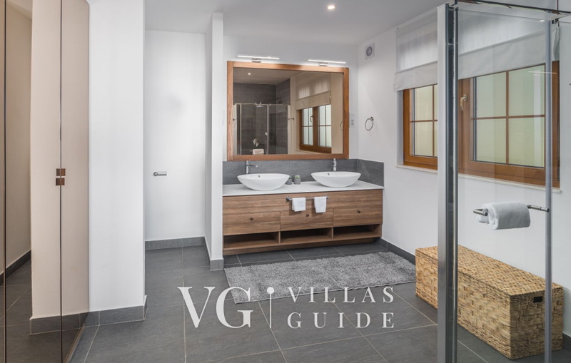 Villa Porto Bus Beachside Kupaonica