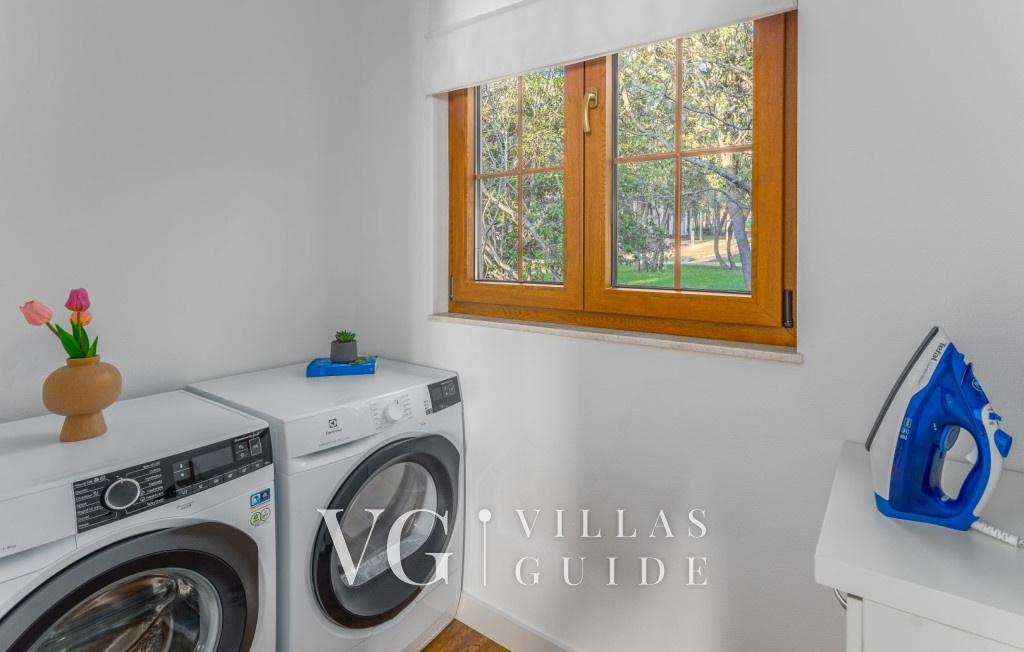 Villa Porto Bus Beachside Other