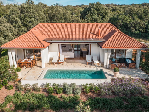 Villa Porto Bus Beachside