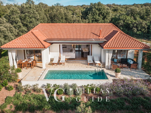 Villa Porto Bus Beachside