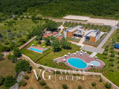 Villa Voliera Garden and property exterior