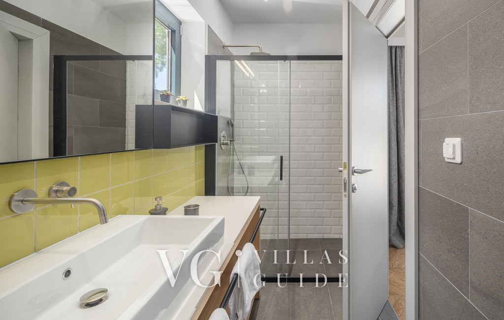 Villa Voliera Bathroom