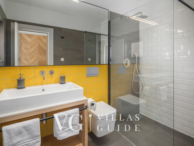 Villa Voliera Bathroom