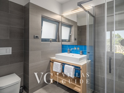 Villa Voliera Bathroom