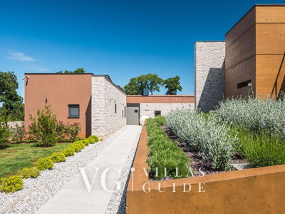 Villa Voliera Garden and property exterior