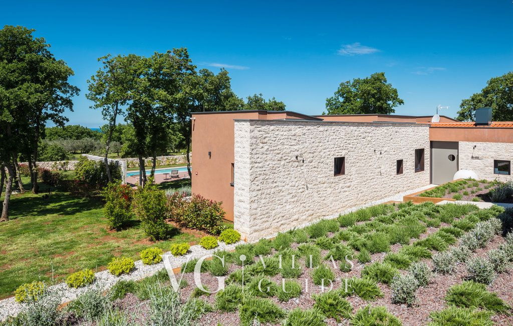 Villa Voliera Garden and property exterior