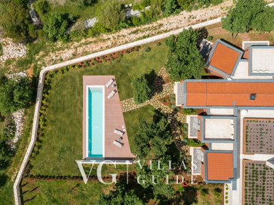 Villa Voliera Garden and property exterior
