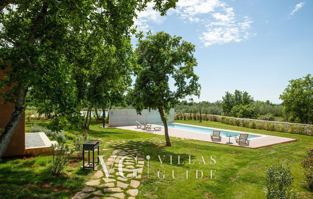Villa Voliera Garden and property exterior