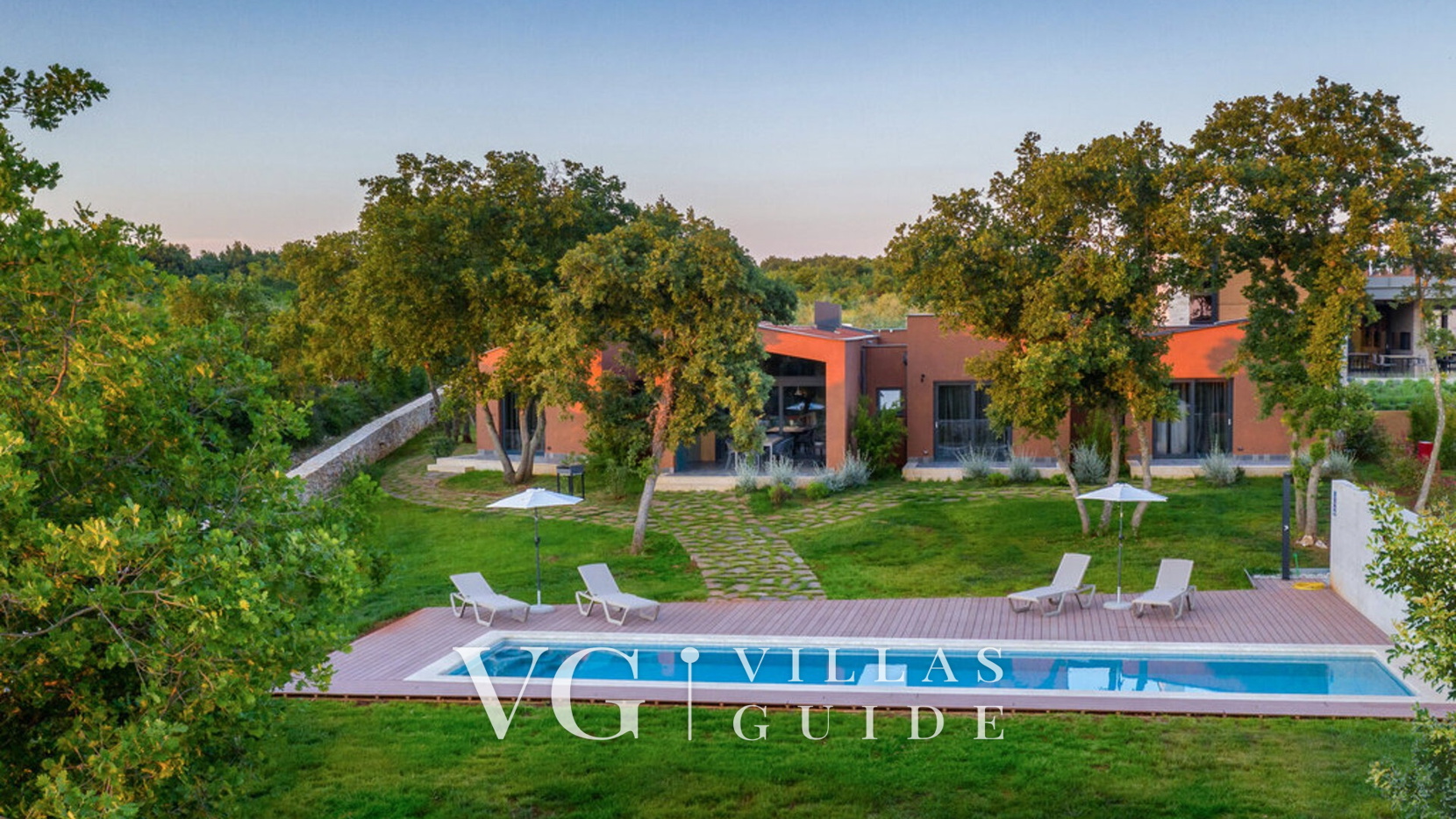 Villa Voliera Garden and property exterior