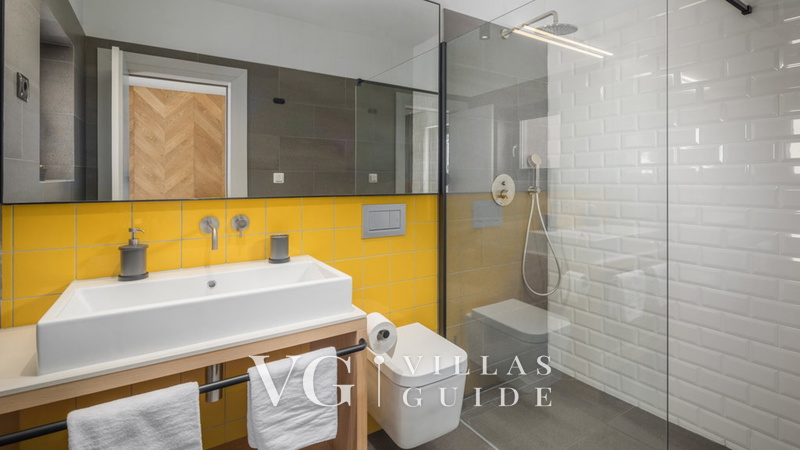 Villa Voliera Bathroom