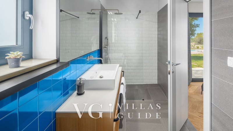 Villa Voliera Bathroom