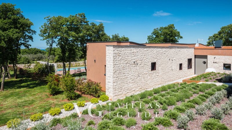 Villa Voliera Garden and property exterior