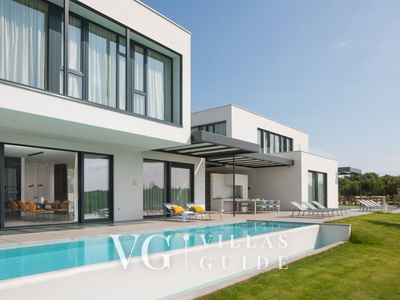 Villa Noble Garden and property exterior