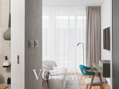 Villa Noble with outdoor pool and game room