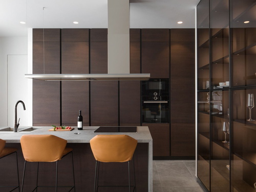 Villa Noble with outdoor pool and game room