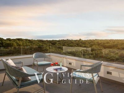 Villa Noble with outdoor pool and game room