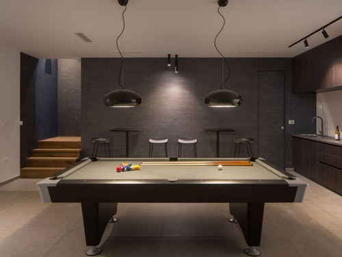 Villa Noble with outdoor pool and game room