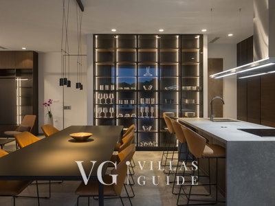 Villa Noble with outdoor pool and game room