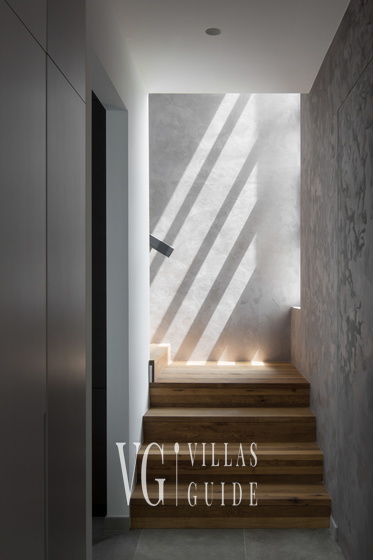 Villa Noble with outdoor pool and game room Altro