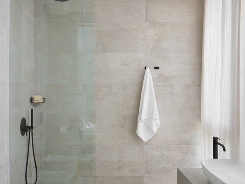 Villa Noble with outdoor pool and game room