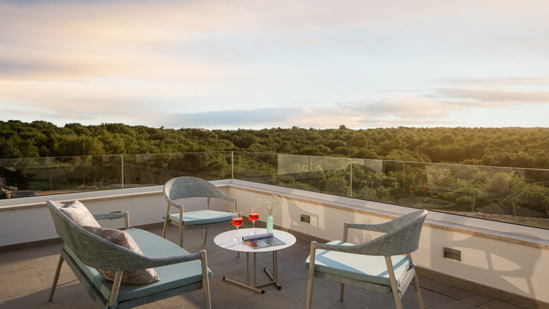 Villa Noble with outdoor pool and game room