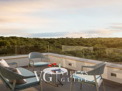 Villa Noble with outdoor pool and game room