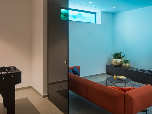 Villa Noble with outdoor pool and game room