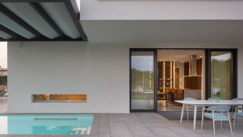 Villa Noble with outdoor pool and game room