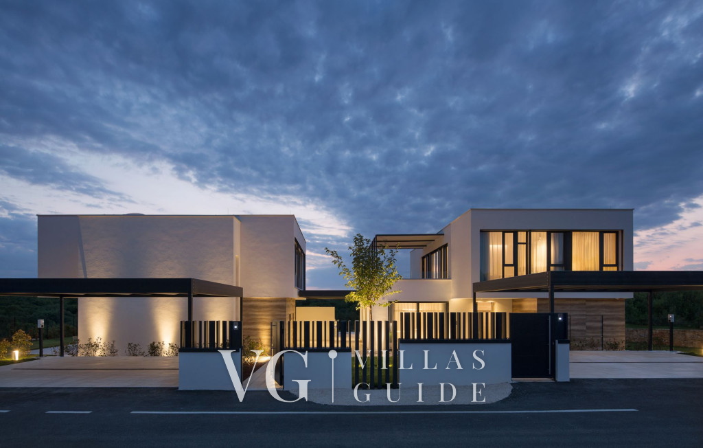 Villa Noble with outdoor and indoor pool Garden and property exterior