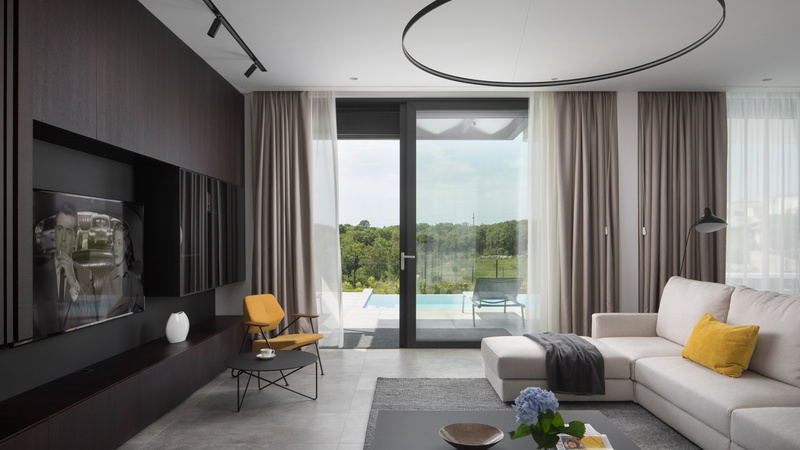 Villa Noble with outdoor and indoor pool