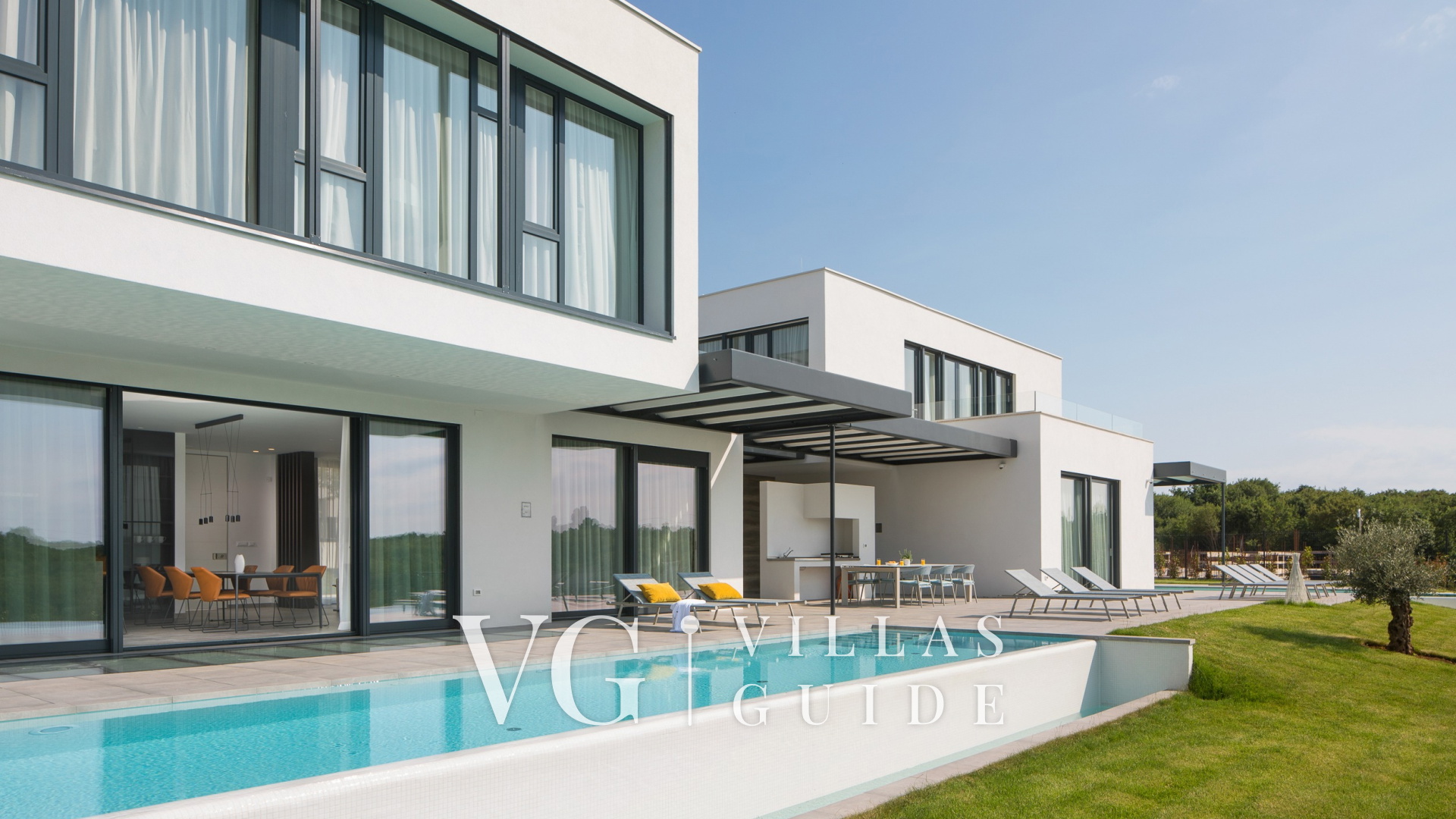 Villa Noble with outdoor and indoor pool Pool