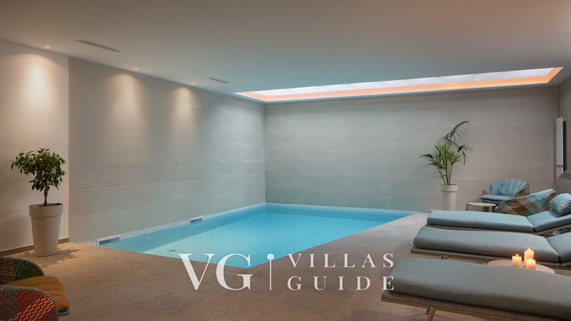 Villa Noble with outdoor and indoor pool Bazen