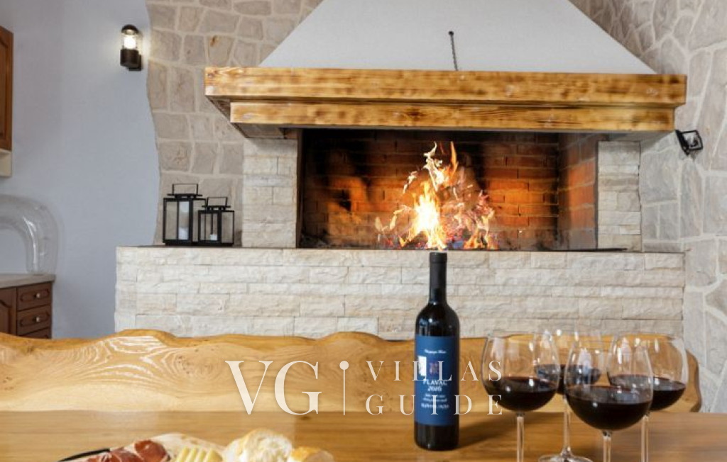 Villa Danica Additional content