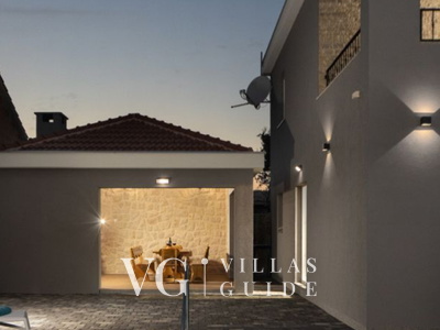 Villa Danica Garden and property exterior