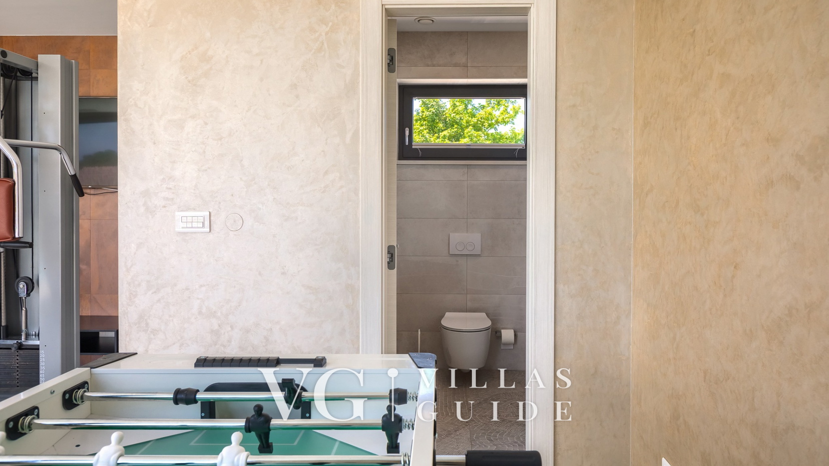 Villa Blanka Additional content