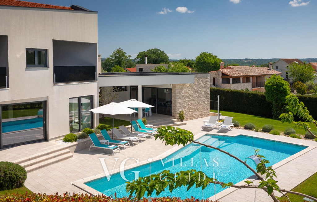 Villa Nada Garden and property exterior