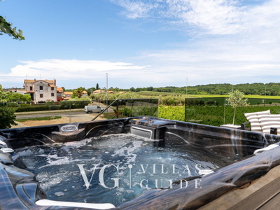 Luxury Villa Lipa Tree