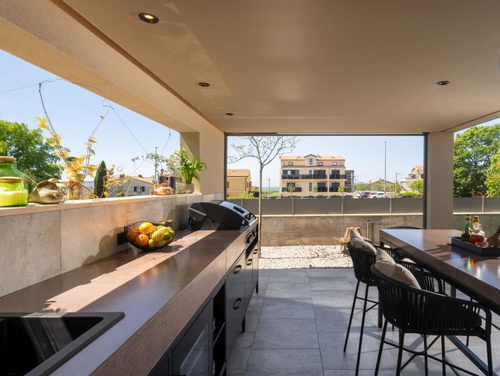 Luxury Villa Lipa Tree