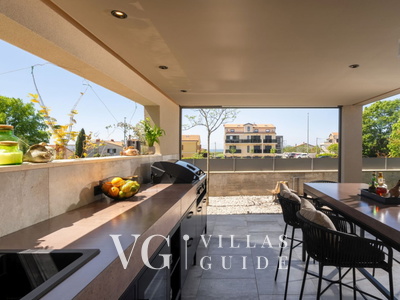 Luxury Villa Lipa Tree