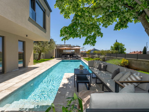 Luxury Villa Lipa Tree