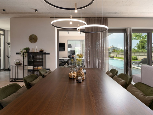 Luxury Villa Lipa Tree