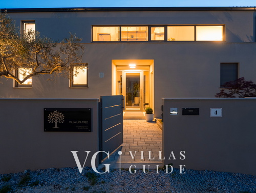 Luxury Villa Lipa Tree