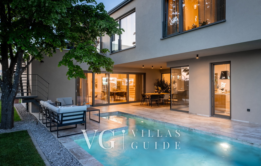 Luxury Villa Lipa Tree