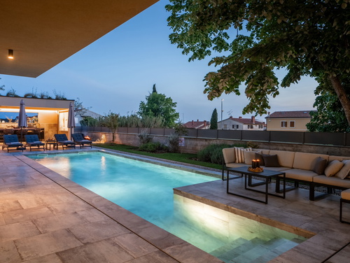 Luxury Villa Lipa Tree