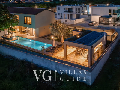 Luxury Villa Lipa Tree