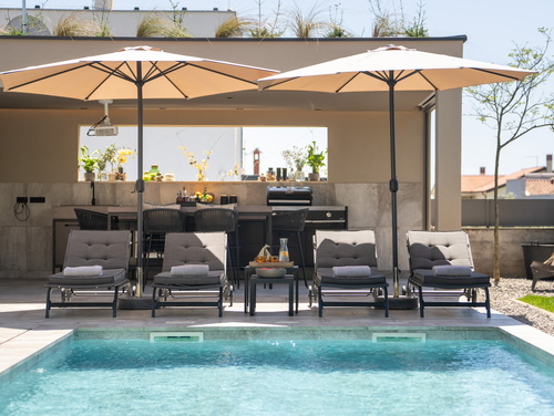 Luxury Villa Lipa Tree