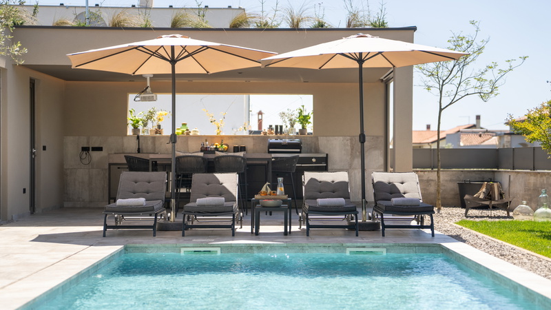 Luxury Villa Lipa Tree