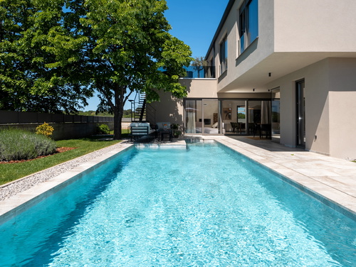 Luxury Villa Lipa Tree